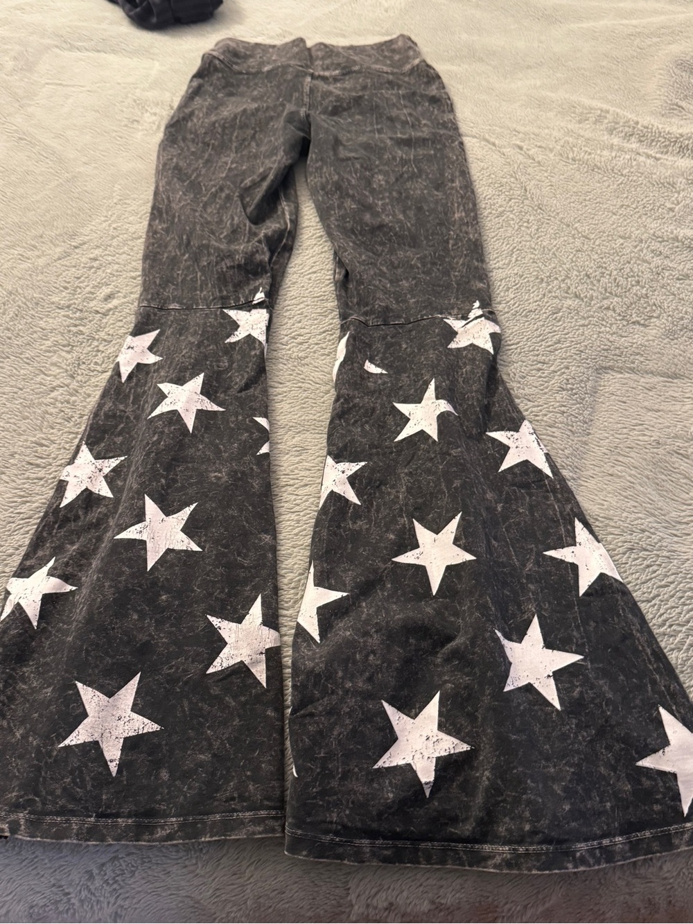 Black Star-Print Flare leggings - Picture 2 of 8